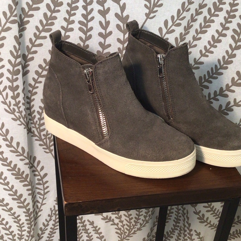 Steve Madden Gray Suede Wedge Sneakers Ankle Boots size 8.5